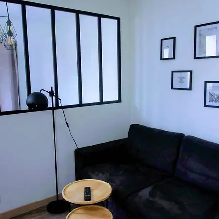 Logement Moderne Proche Gare,terasse+parking &wifi